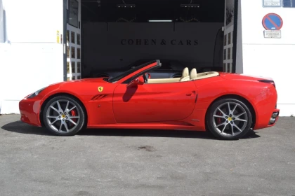 Ferrari California 4.3 V8 Auto 460 cv *ES PLATES* - Cohen & Cars