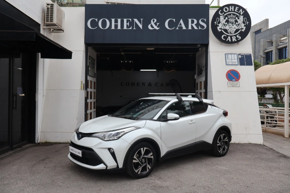 1:18 Scale Toyota CHR 2022 White Diecast Model Car Paudi